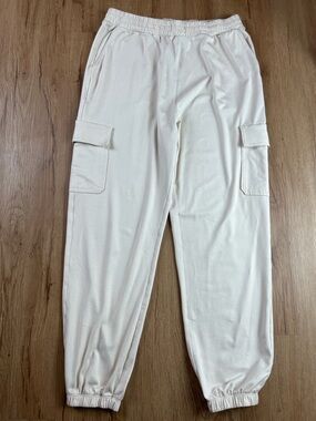 Vuori Cream Cargo Joggers Womens Size M Soft Lounge Pants Elastic Waist